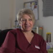 Pflegerin im Büro, Leonie Bernhardt