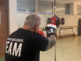 Mann beim Boxen, Foto von Neele Kühn