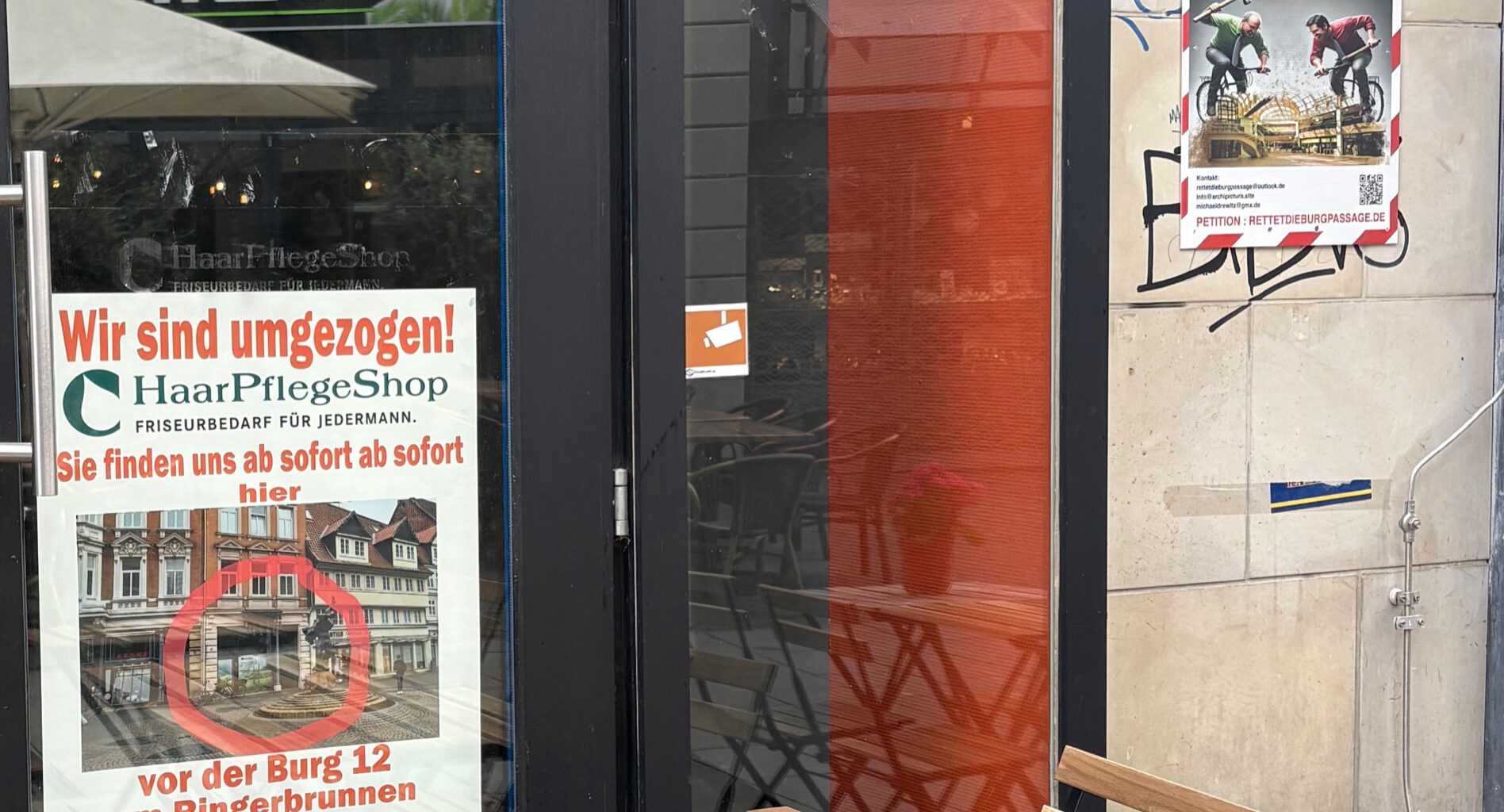 Leerstehendes Geschäft, Foto von Sina Nikiforyak