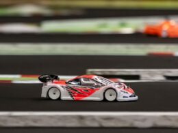 Titelbild: Miniatur-Rennauto, Foto von Darian Schmidt 