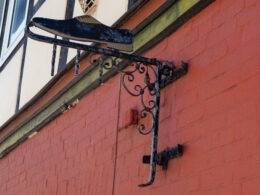 Zunftzeichen der orthopädischen Schuhmacherei, Foto von Henrike Stottmeister