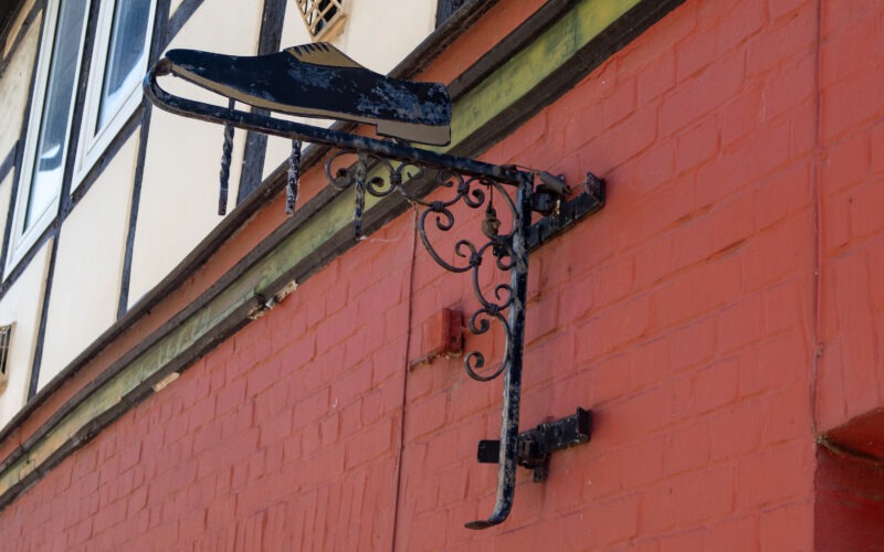 Zunftzeichen der orthopädischen Schuhmacherei, Foto von Henrike Stottmeister