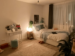 Bett im Schlafzimmer, Foto von Mika Nestler