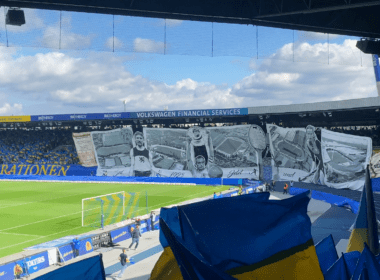 Titelbild: Fankurve im Eintracht-Stadion, Foto von Thierry Meyer