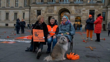Omas gegen Rechts beim Orange Day in Braunschweig, Foto von Thea de Wolf
