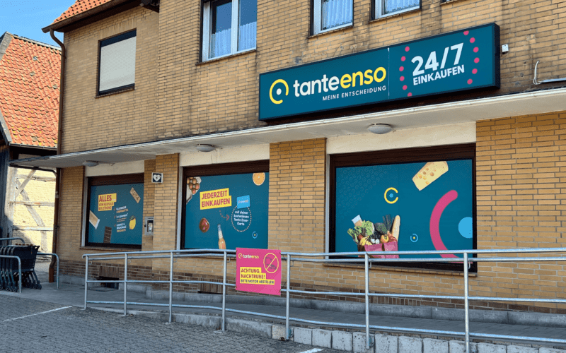 Titelbild: Tante Enso Laden in Nettlingen, Foto von Emily Kamin